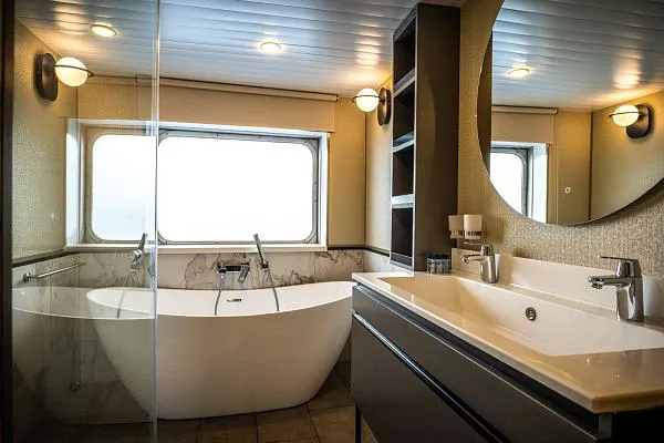 Каюта Панорама-Люкс 2M с балконом на т/х Александра (Т.Г. Шевченко) Изображение 2