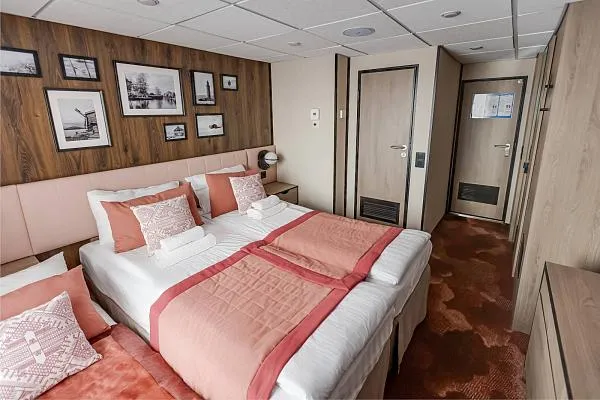 Каюта Полулюкс 2М+ с балконом на т/х Александра (Т.Г. Шевченко) Изображение 3