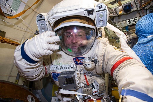 космос сураев.jpg